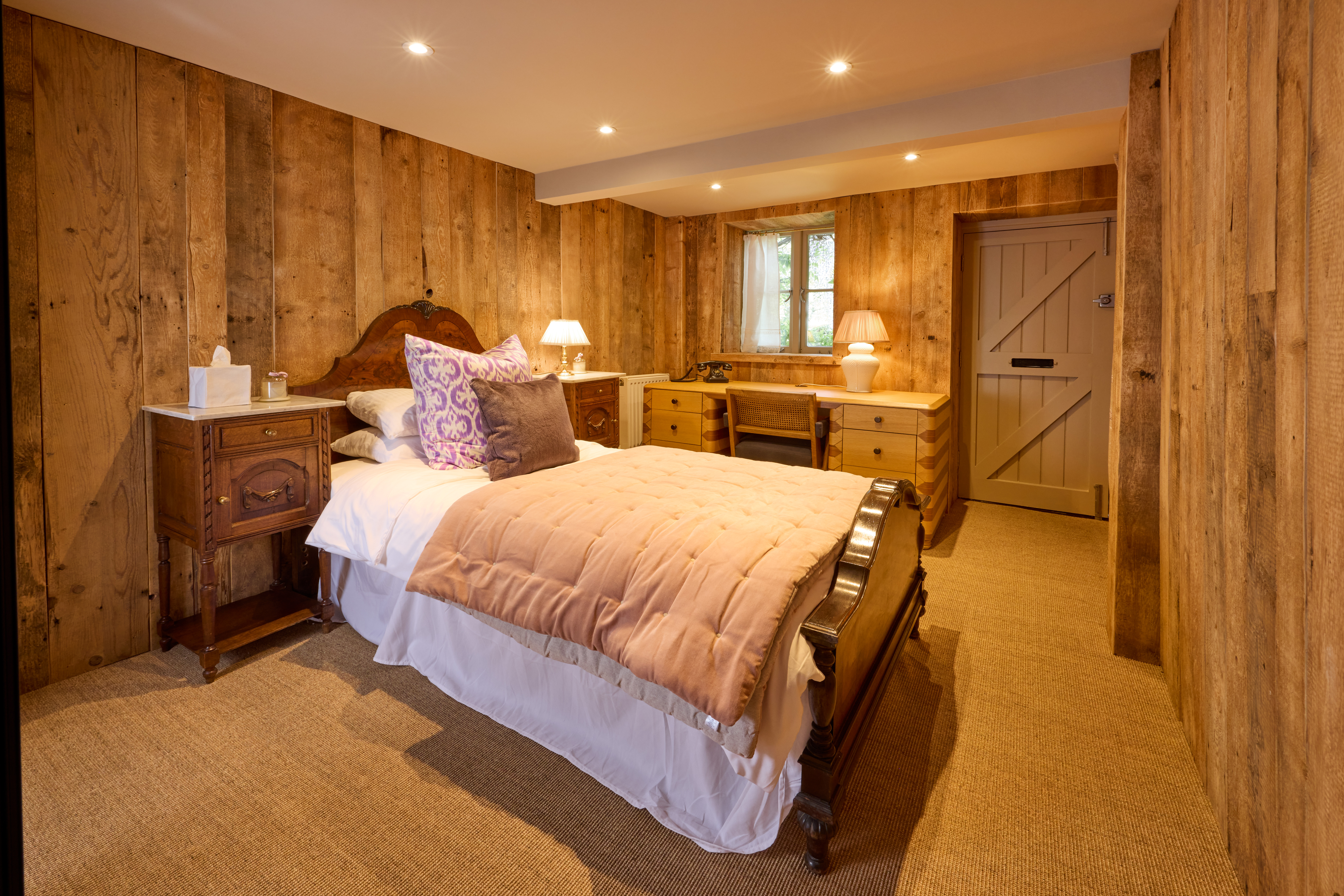 Bedroom 6 - Cotswolds Estate